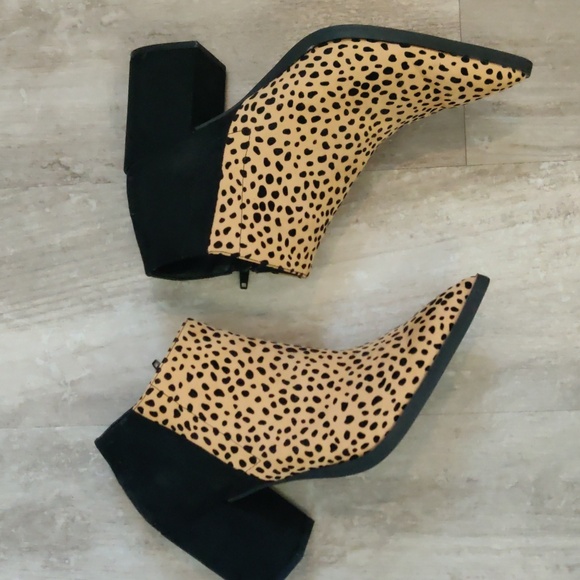 🆕 Leopard print booties - Picture 2 of 5